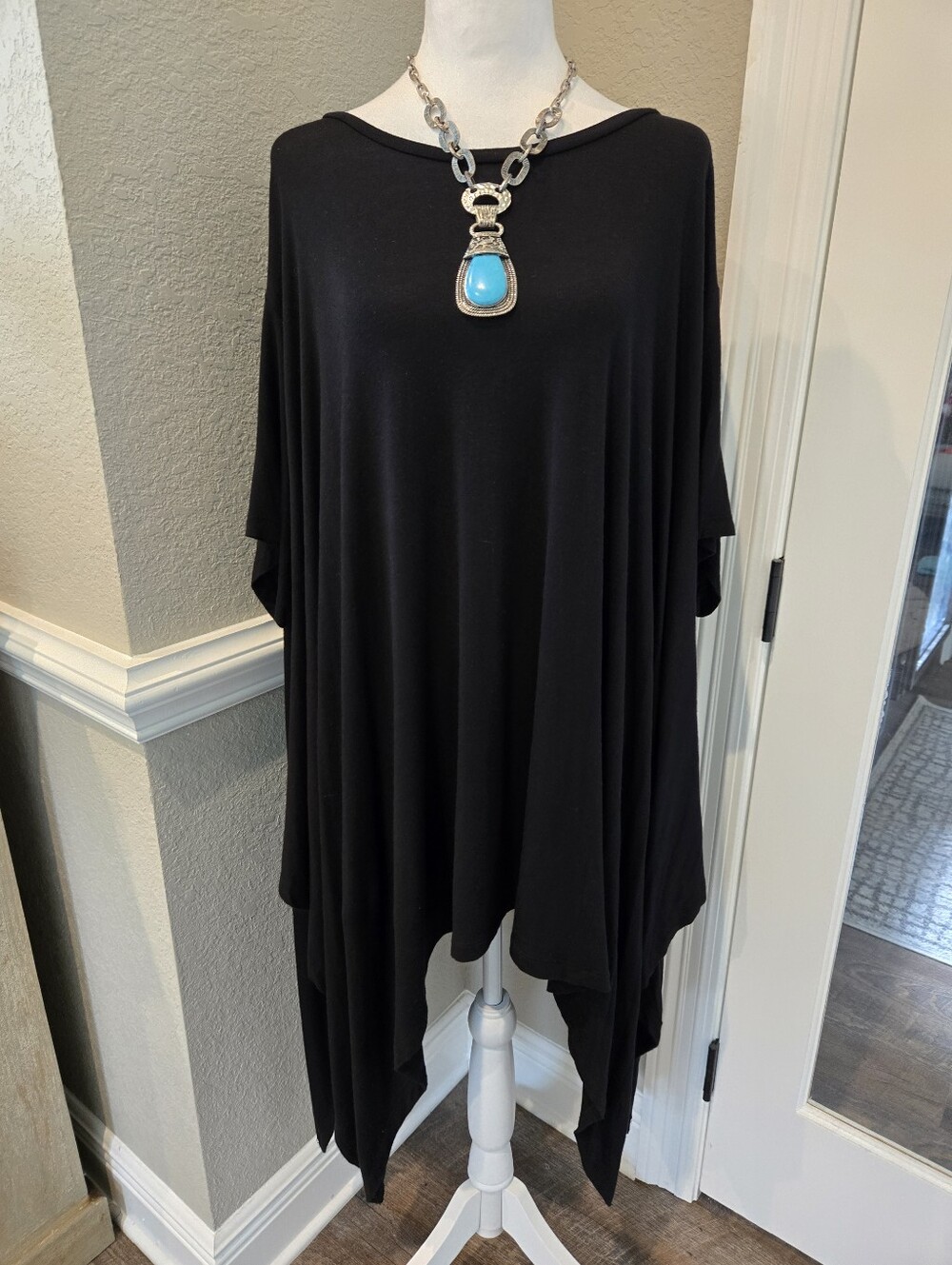 Zenana Outfitters Drapey Tunic, Small